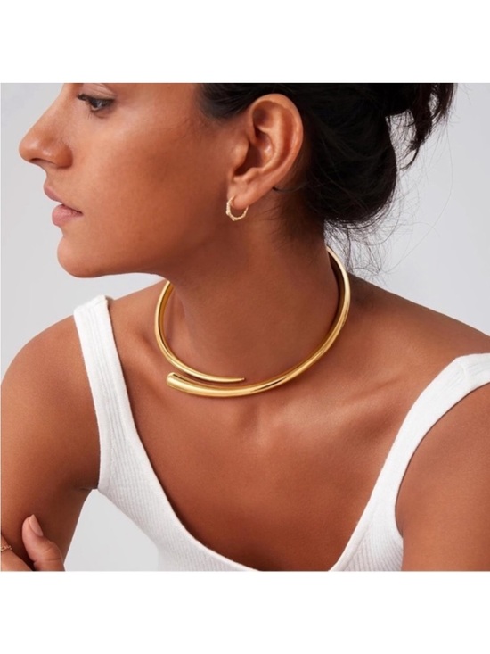 Fine Jewelry Jewelry - 24k Gold Plated Drop Gold Open Close Necklace new